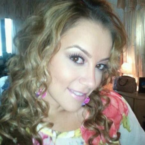 Meet your Posher, Ofelia - Picture 1 of 1